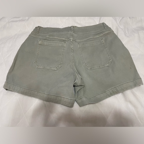 SPANX shorts, pull on, light green, size medium - Picture 4 of 4